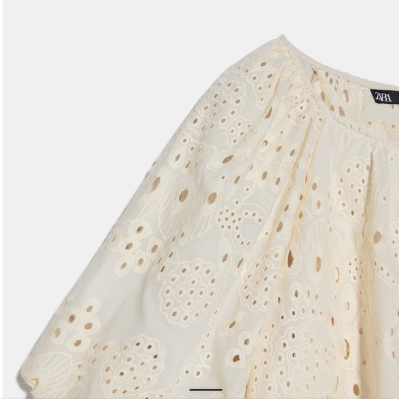 ✨ZARA Embroidered Top✨ - Picture 4 of 9